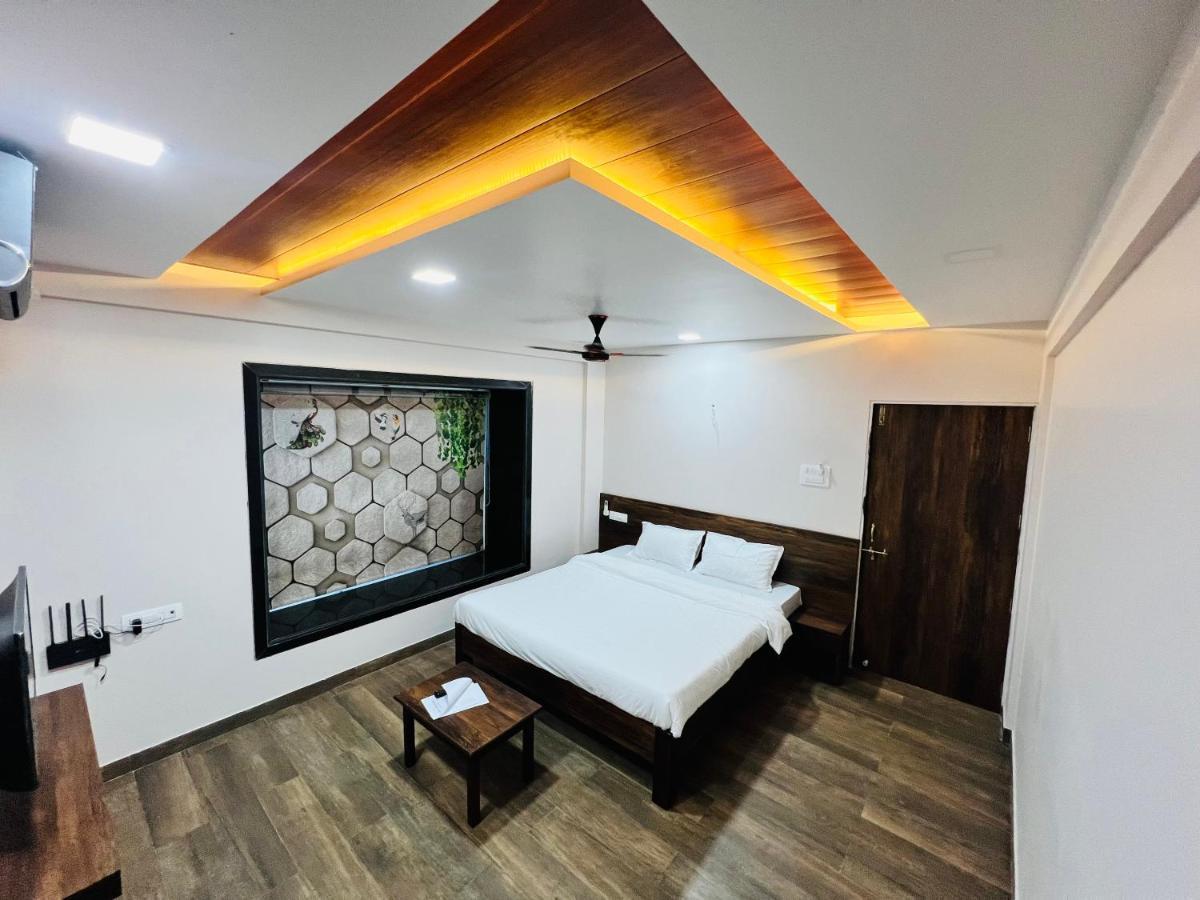 Jimmy Beach Resort Алибаг Экстерьер фото