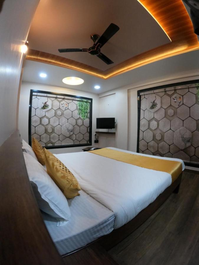 Jimmy Beach Resort Алибаг Экстерьер фото