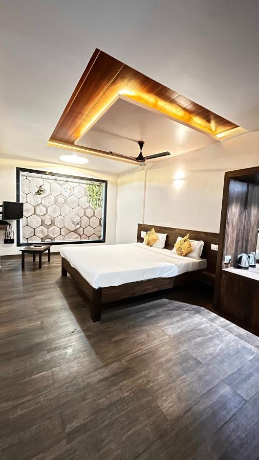 Jimmy Beach Resort Алибаг Экстерьер фото