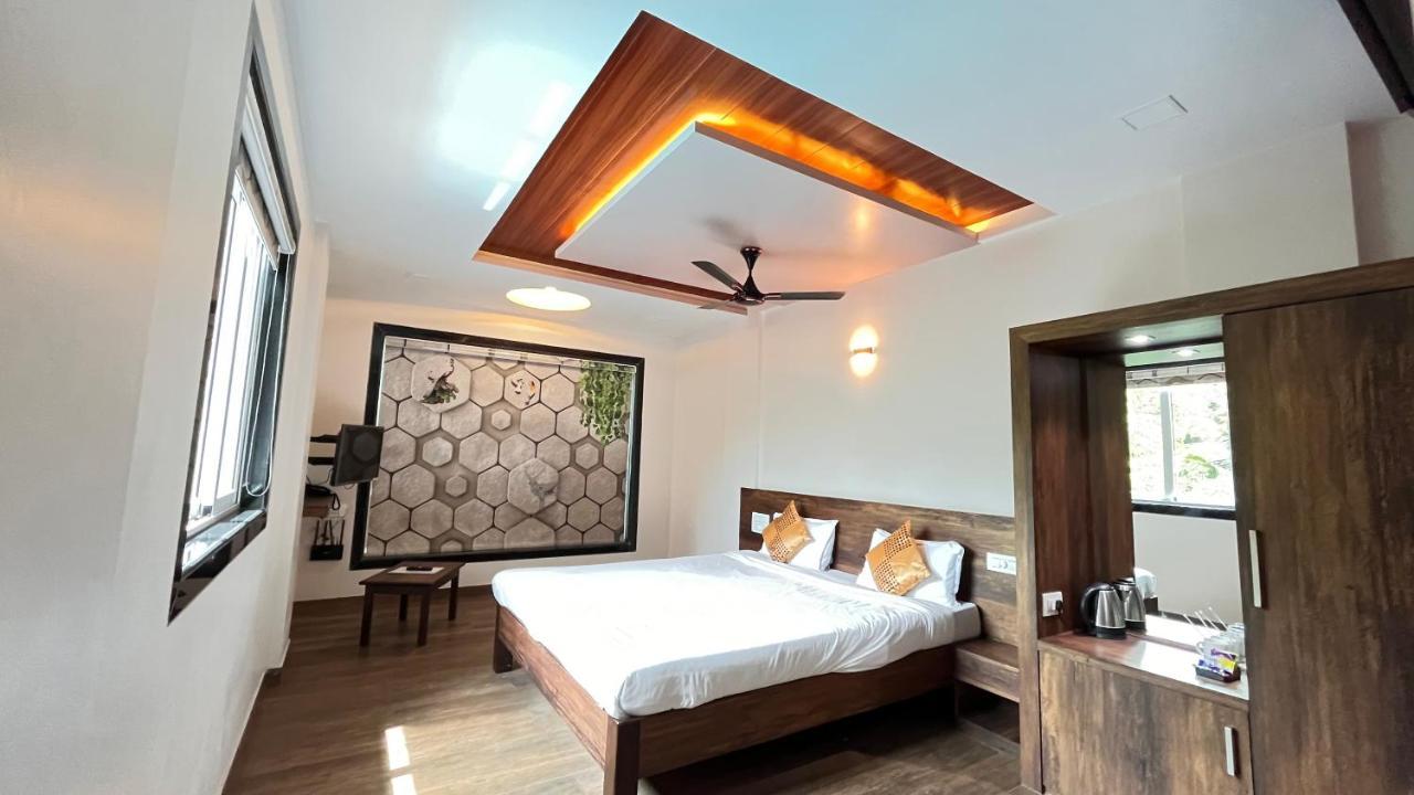 Jimmy Beach Resort Алибаг Экстерьер фото