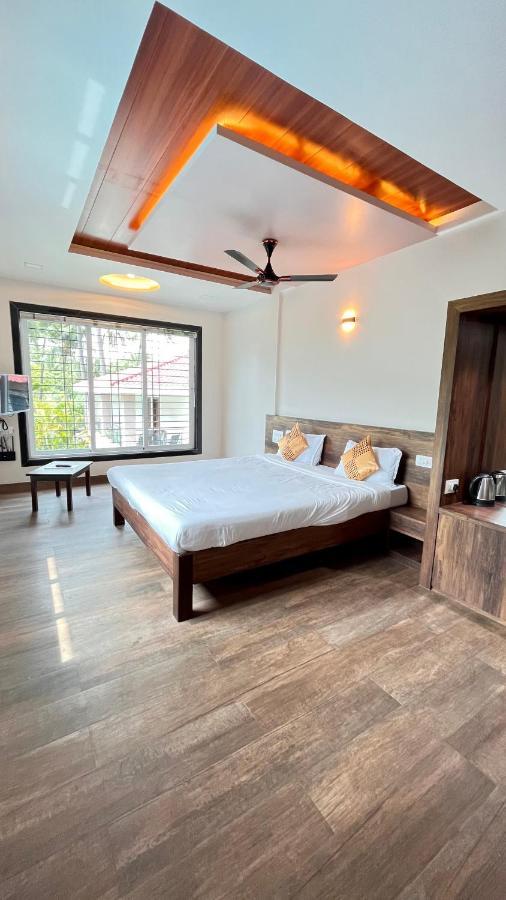 Jimmy Beach Resort Алибаг Экстерьер фото